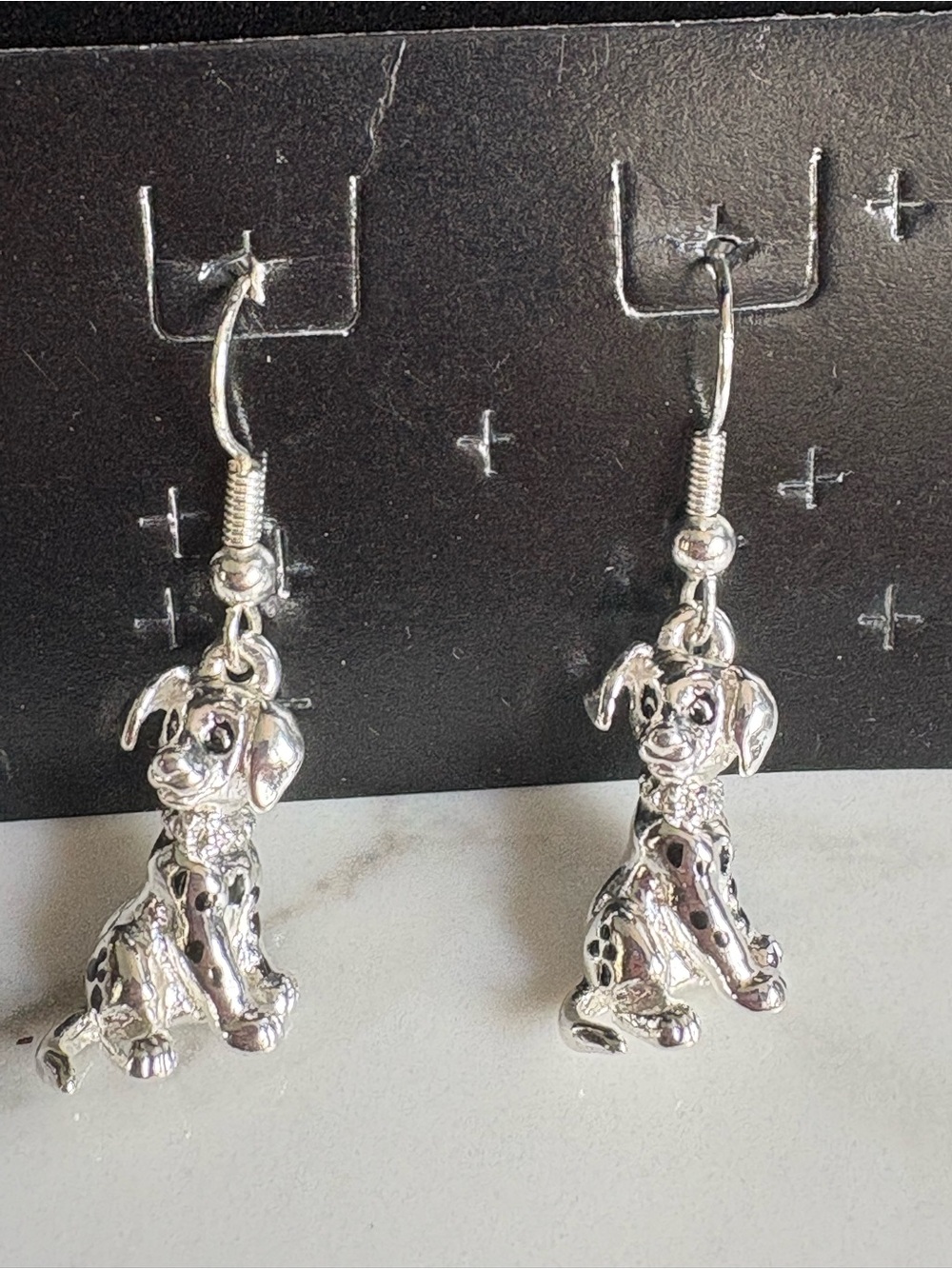 Vintage 90s Disney 101 Dalmatians Silver Dangle Earrings Puppy Drop Avon NIB - Picture 8 of 13